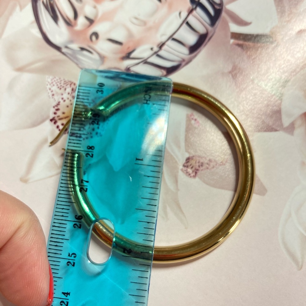 🌟 Stainless Steel Big Gold Hoop Earrings - Picture 3 of 3